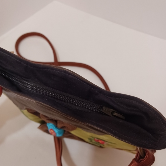 ✨️Oovoo Designs Crossing Borders Hand Embroidered Green/Brown Crossbody Bag - Picture 10 of 10